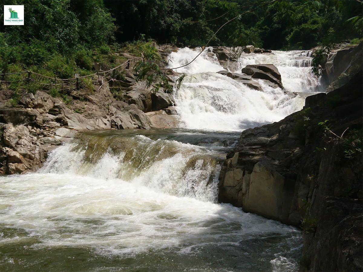 top-5-ly-do-nen-di-du-lich-thac-yang-bay-nha-trang